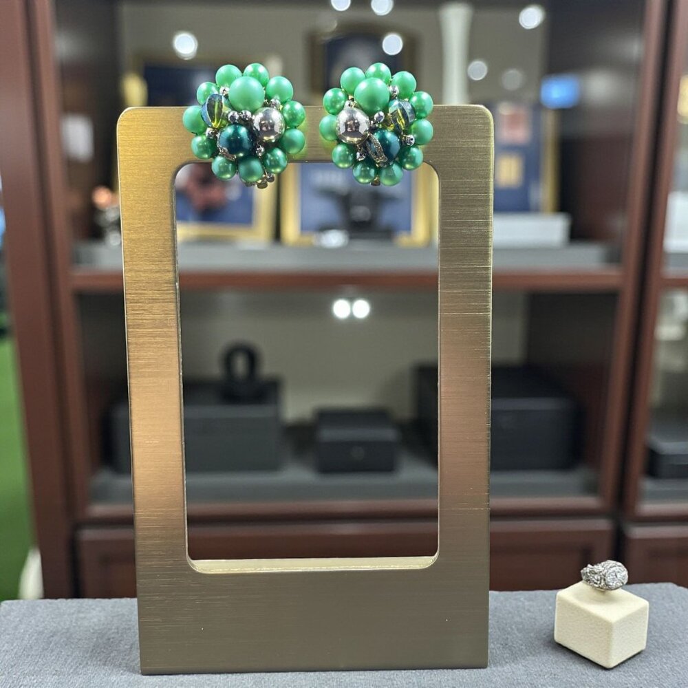 Vintage Japan Green Bead Cluster‎ Clip On Earrings Retro Pearl Costume Jewelry